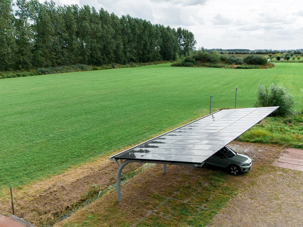 Carport met zonnepanelen Hawk van boven